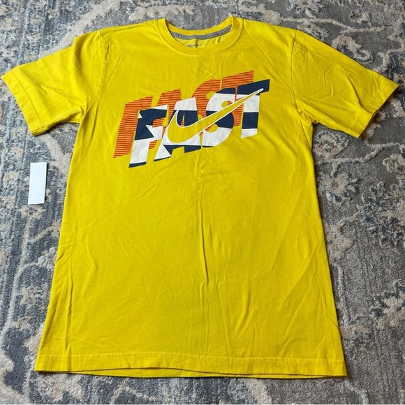 Nike Yellow Short Sleeve Tee with Graphic Design - Picture 1 of 4